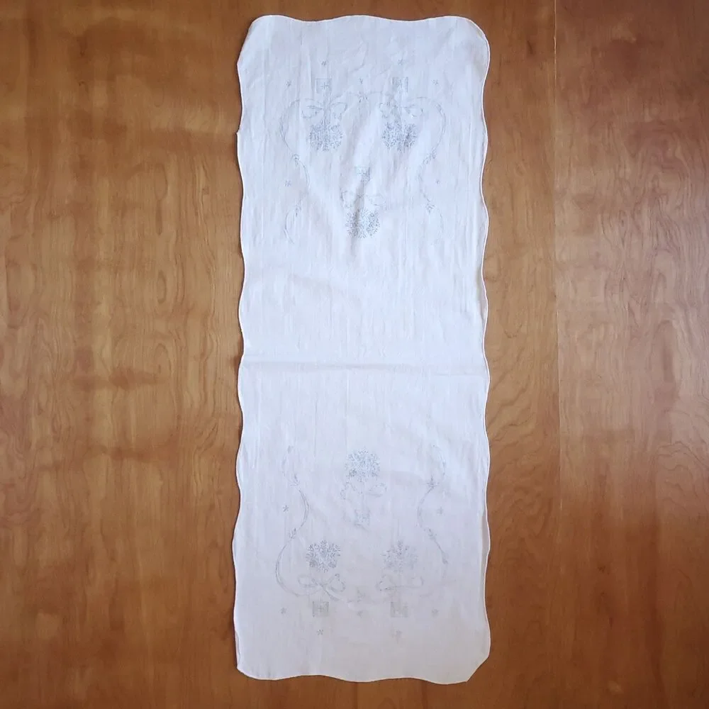 White Table Runner Stamped For Embroidery 38 x 14 Flower Bow Cottagecore Grandma